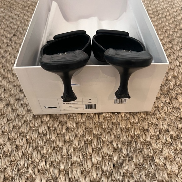 Rare Style Manolo Blahnik Navy Blue Leather Maysale Heel - Picture 5 of 8